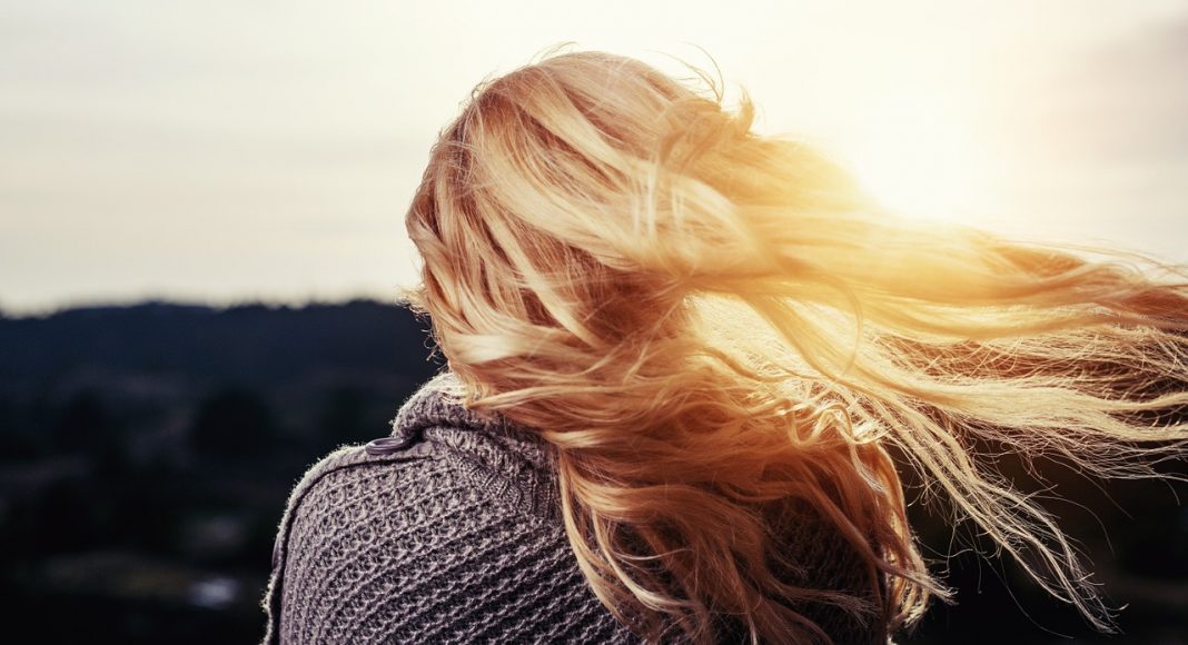 assottigliamento dei capelli causa di perdita di peso