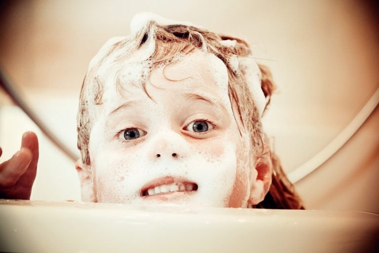 I nostri bambini dovrebbero fare il bagno ogni giorno?