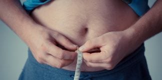 Esitse un legame tra obesità e melanoma