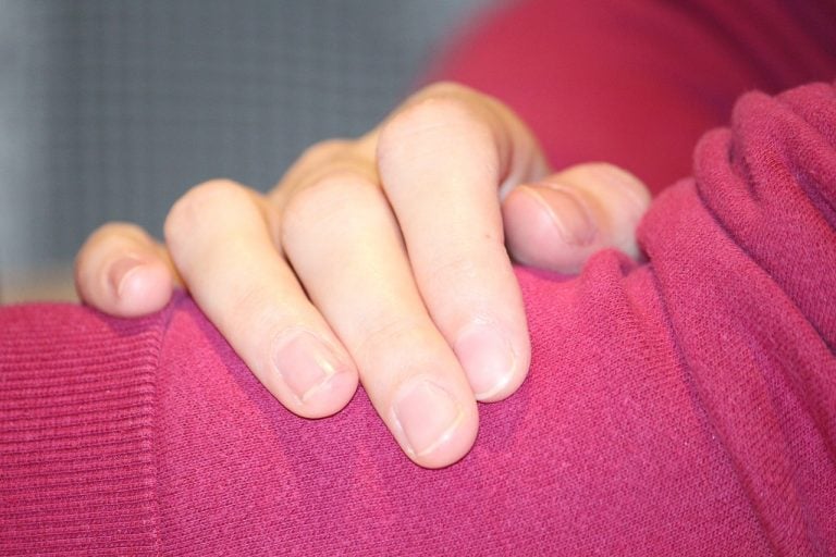 Mezzaluna sulle unghie: cosa significa quando manca?