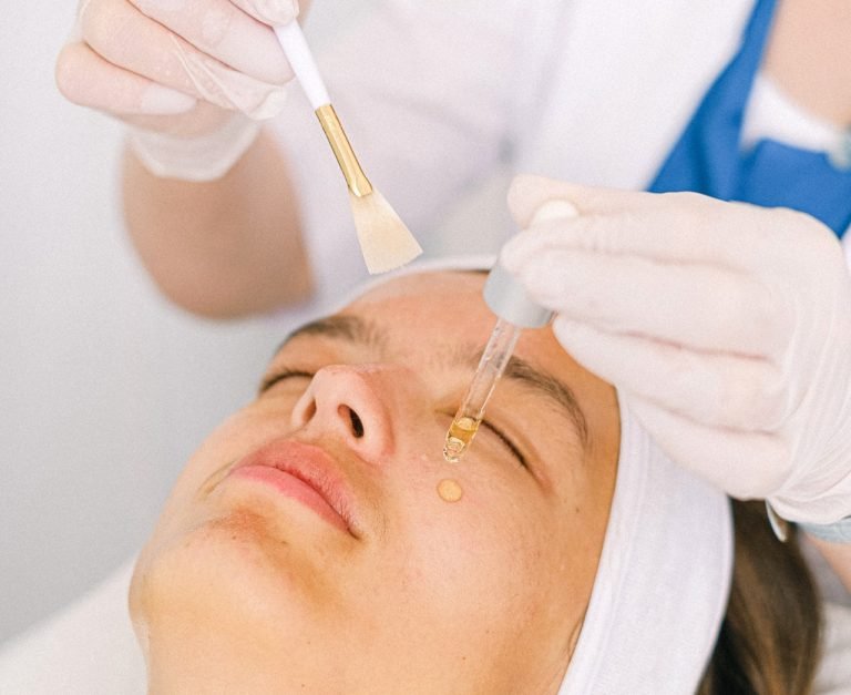 Come funzionano i peeling chimici?